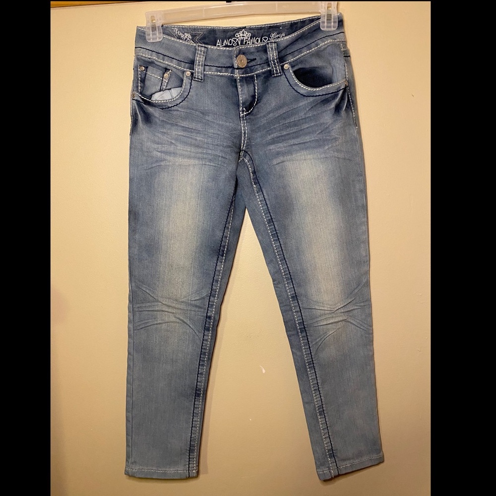 Almost Famous Jeans Size 9